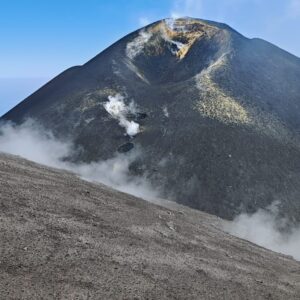 Escursione Etna crateri sommitali a 3400 m. slm